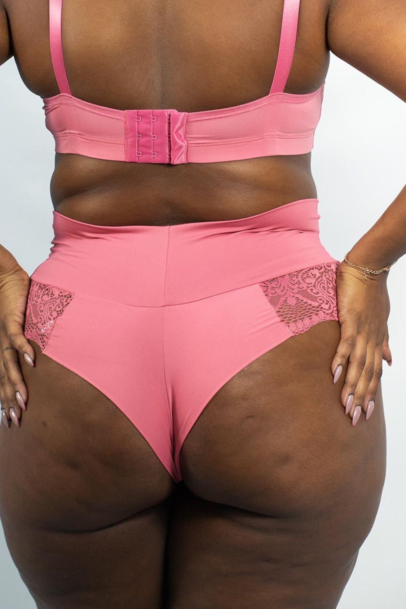 FIO DUPLO PLUS SIZE COM CÓS DUPLO E RENDA ref.20550